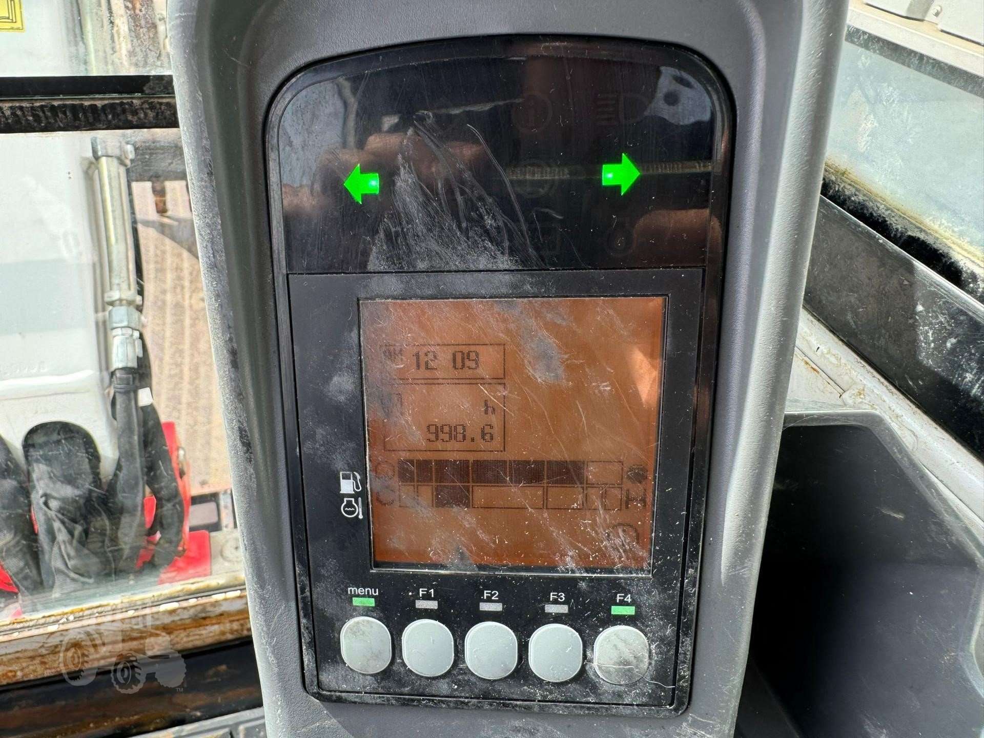 2016 YANMAR SV18X - Image 28