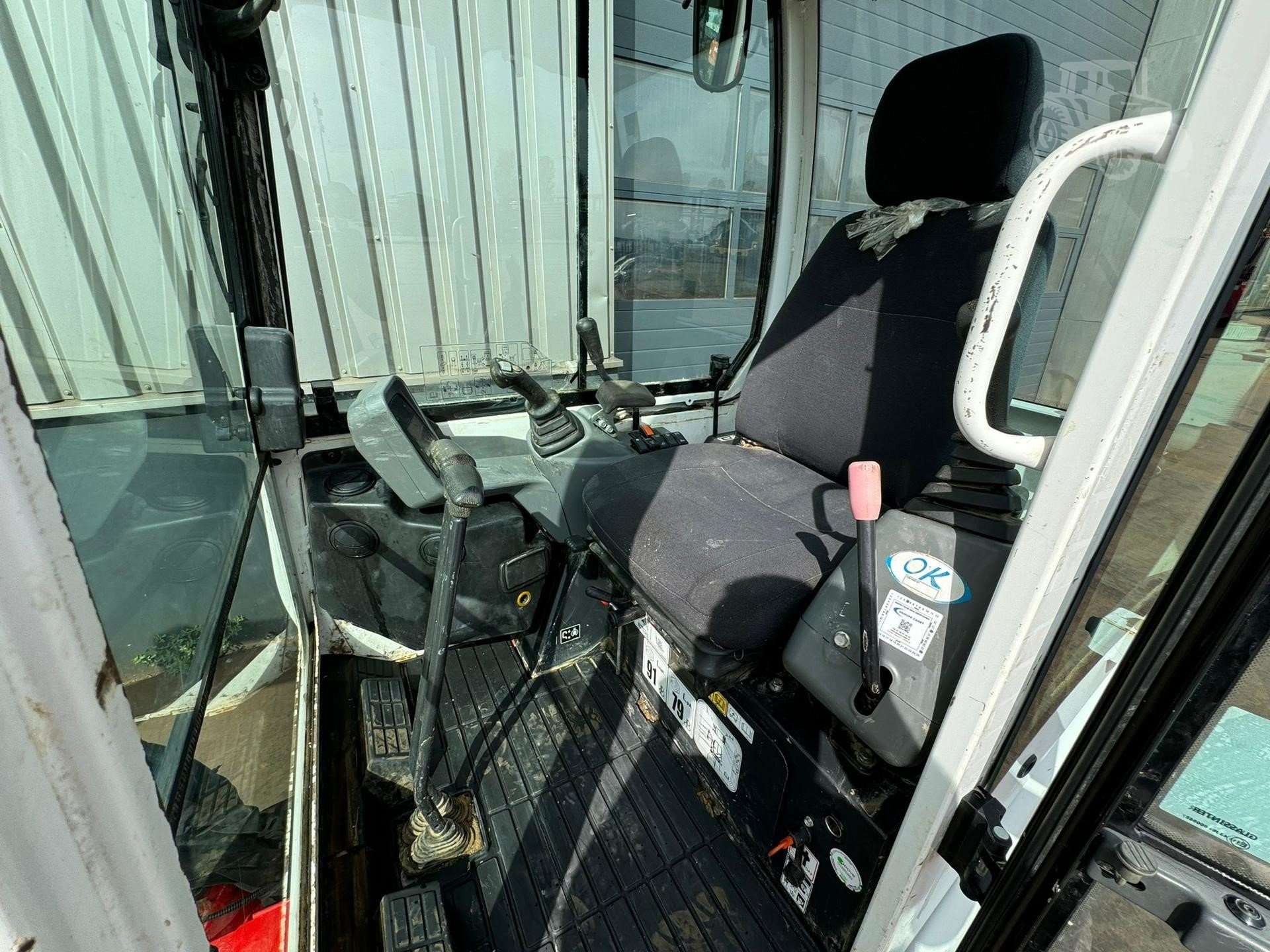 2016 YANMAR SV18X - Image 29