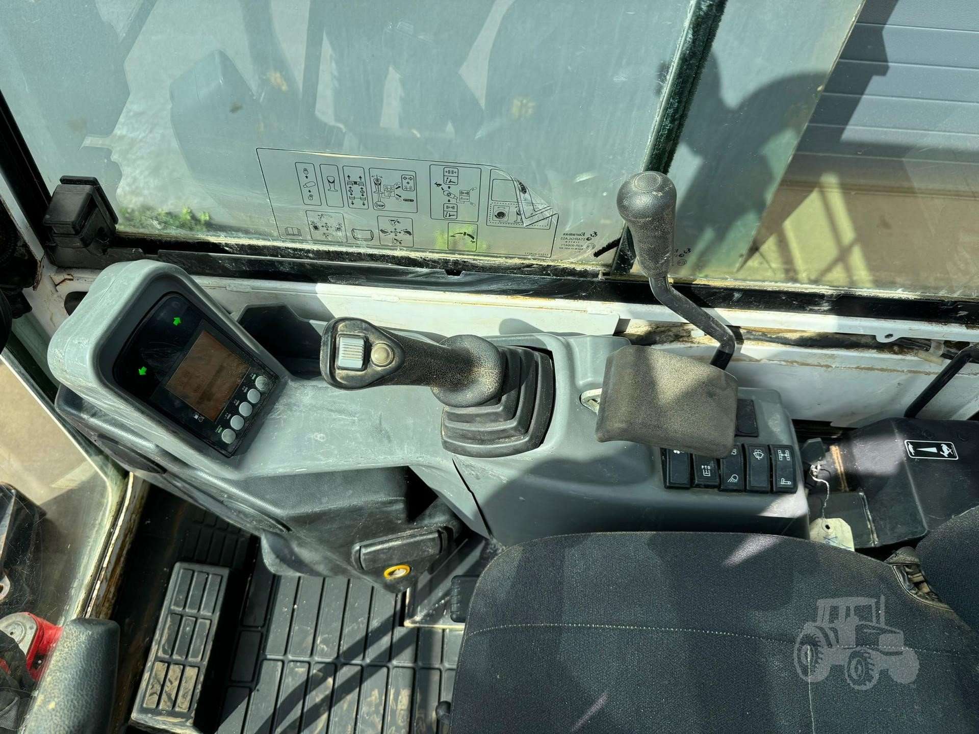 2016 YANMAR SV18X - Image 30