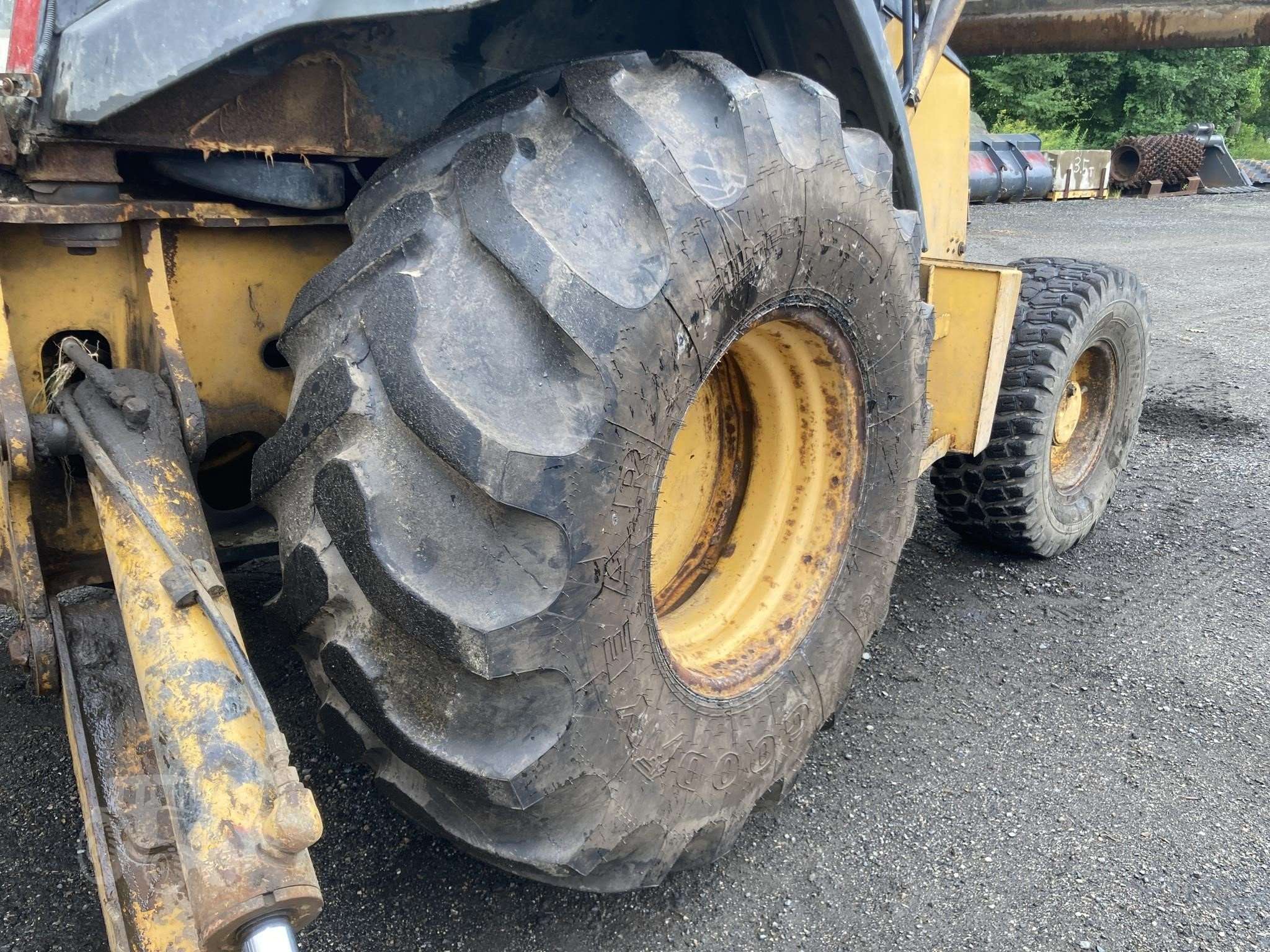 2002 DEERE 410G - Image 40