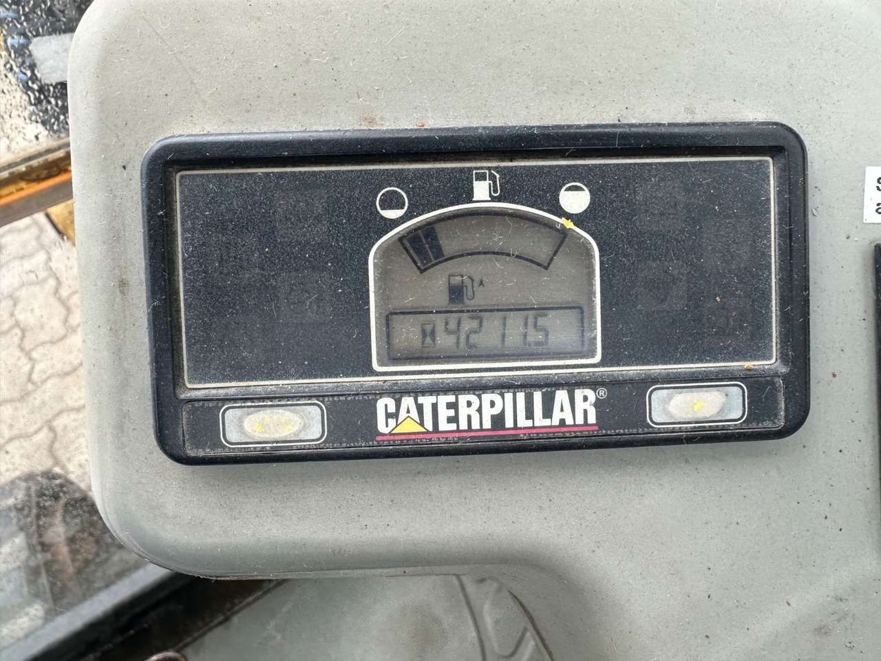 2010 Caterpillar 302.5C Mini excavator - Image 2