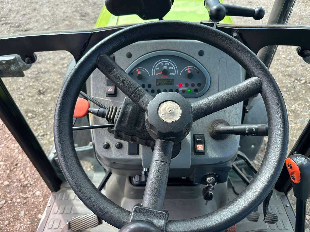 2016 Claas Nexos 210 VL 28 Farm tractor - Image 2