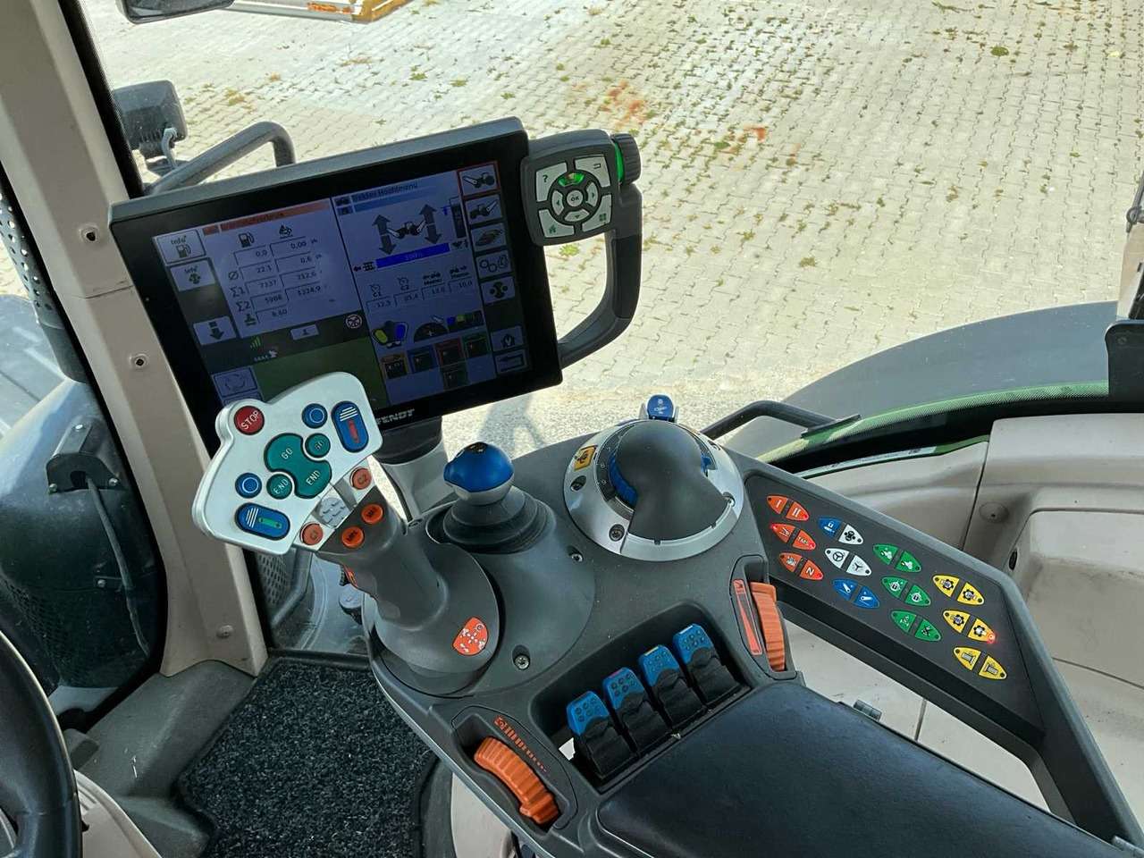 2020 Fendt 828 Vario S4 Farm Profi Plus tractor - Image 25