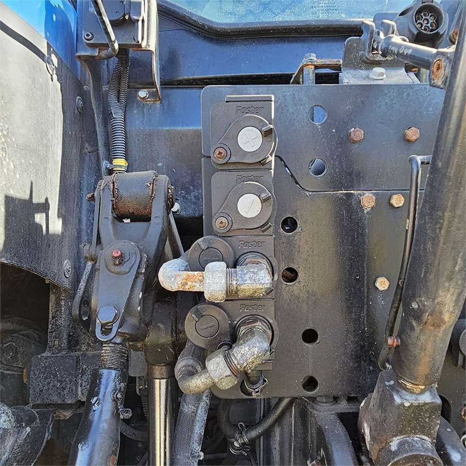 2021 New Holland T5.120DC Farm tractor - Image 16