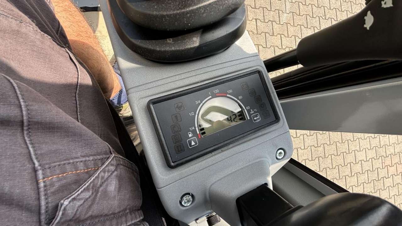 2023 Wacker ET18 Mini excavator - Image 15