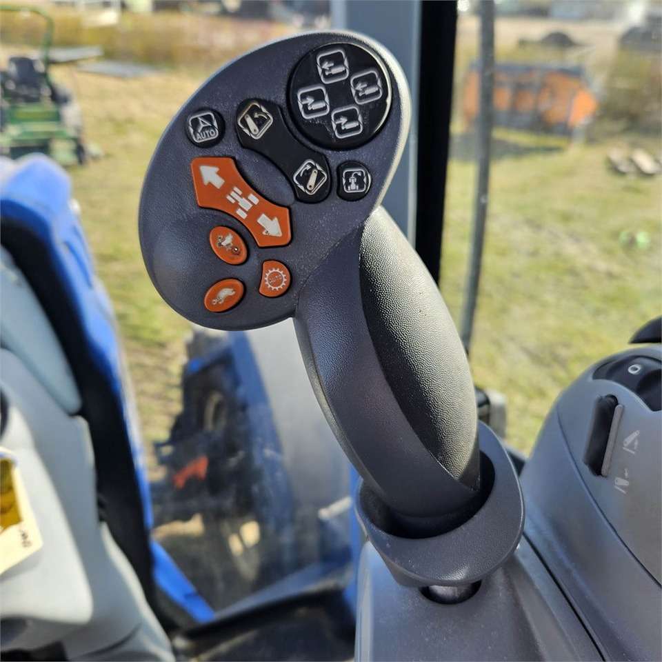 2021 New Holland T5.120DC Farm tractor - Image 17