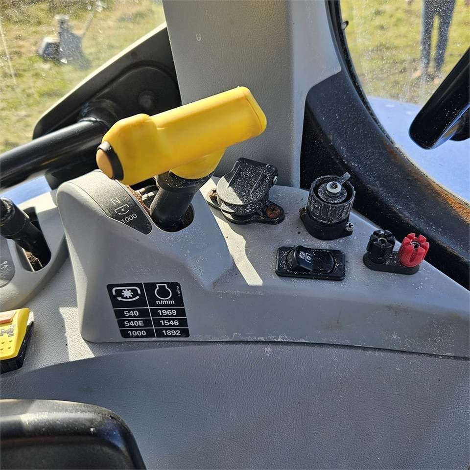 2021 New Holland T5.120DC Farm tractor - Image 20