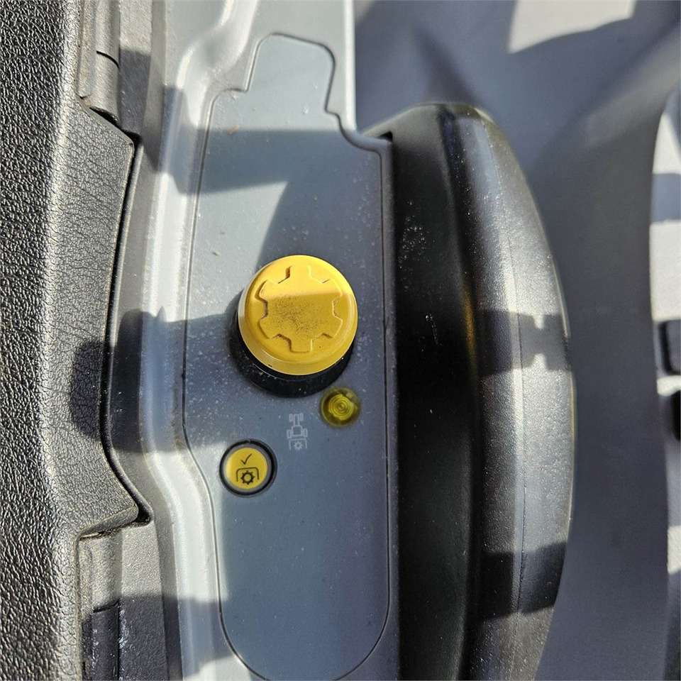 2021 New Holland T5.120DC Farm tractor - Image 21