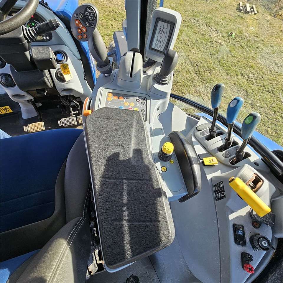 2021 New Holland T5.120DC Farm tractor - Image 36