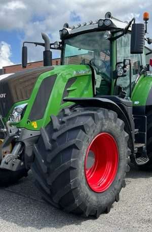 2020 Fendt 828 Vario S4 Farm Profi Plus tractor
