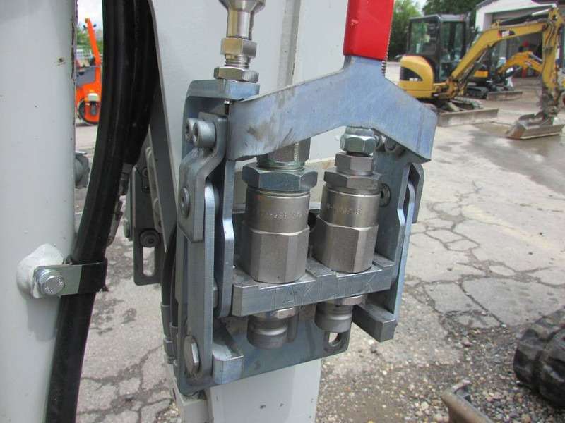 2023 Takeuchi TB216 V4 - Image 7