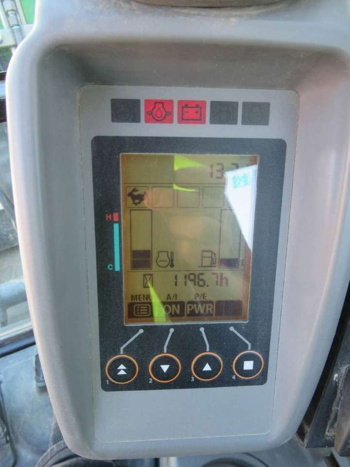 2019 Hitachi ZX33U-6 Mini excavator Powertilt - Image 8