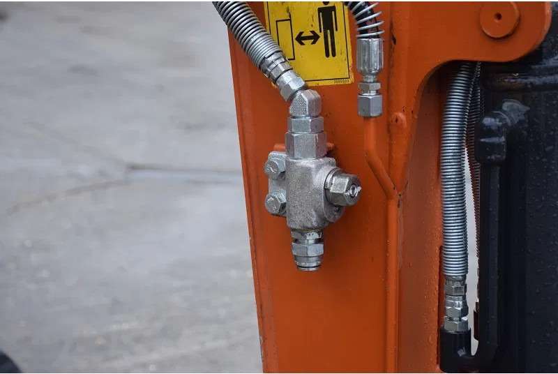 2022 Hitachi ZX19.6 CR Mini excavator - Image 10