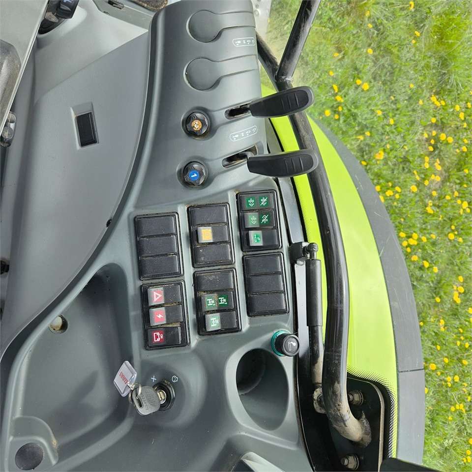 2022 Claas 530 Arion tractor - Image 21