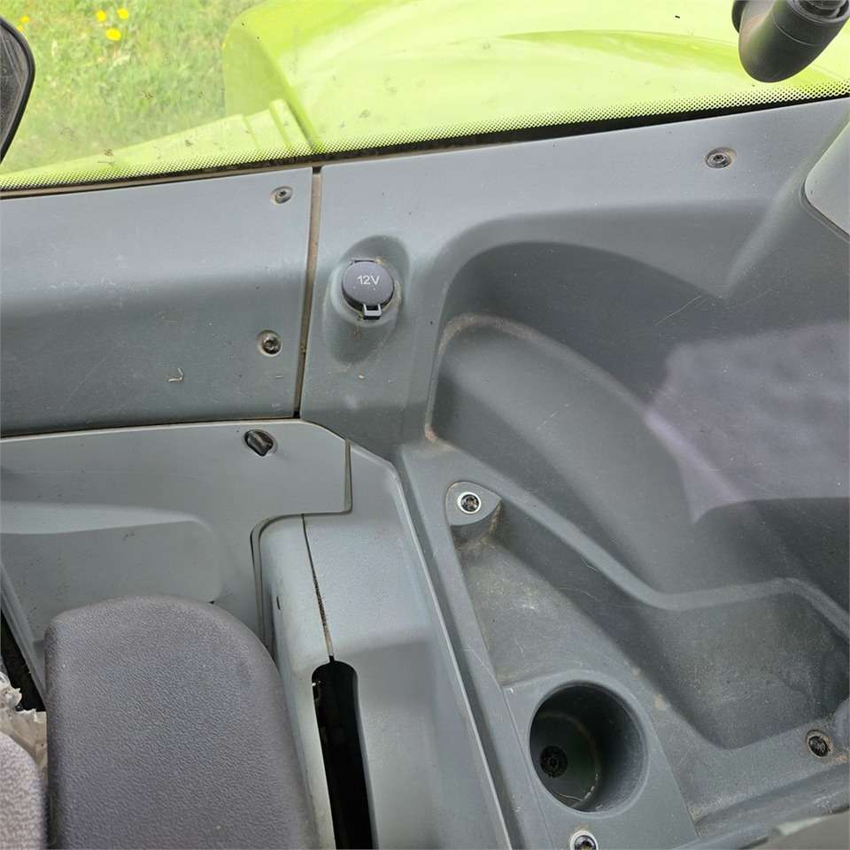 2022 Claas 530 Arion tractor - Image 4