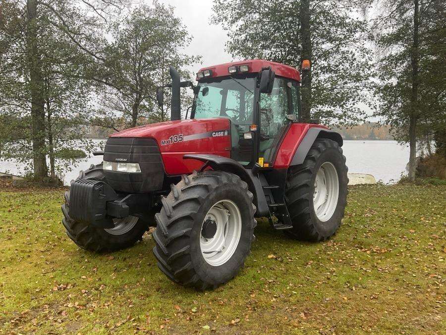 2002 Case IH Maxxum MX135 Tractor - Image 3