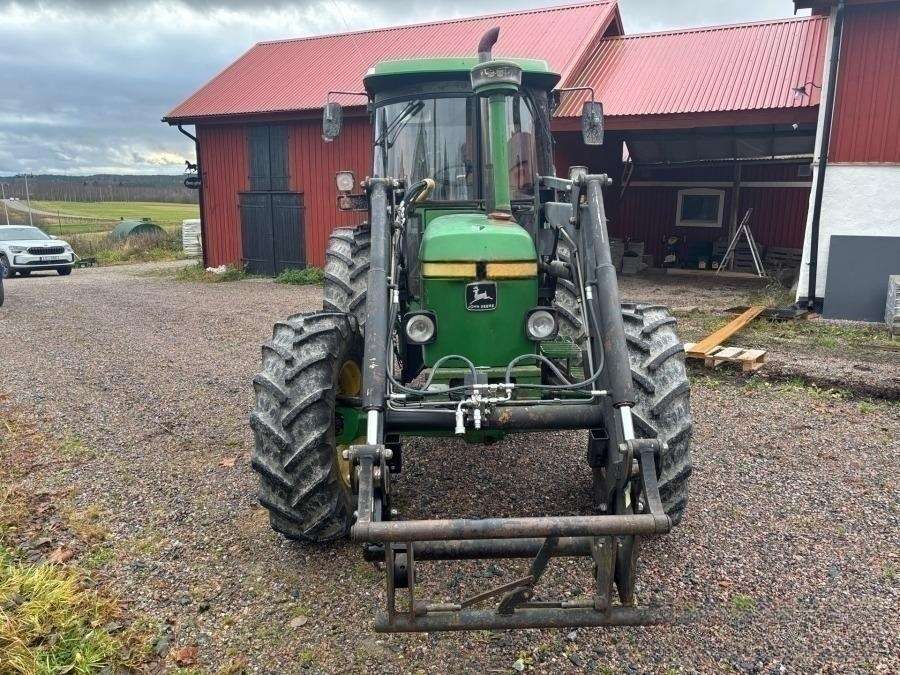 1997 John Deere 2140 tractor with loader - Image 11