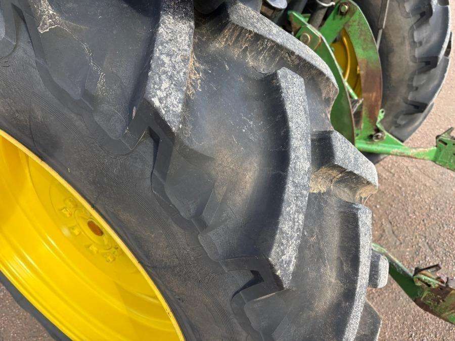 1987 John Deere 2450 Traktor - Image 12