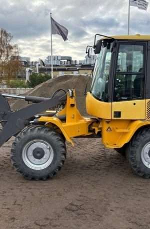 2000 Volvo L30B-Z Loader with attachments