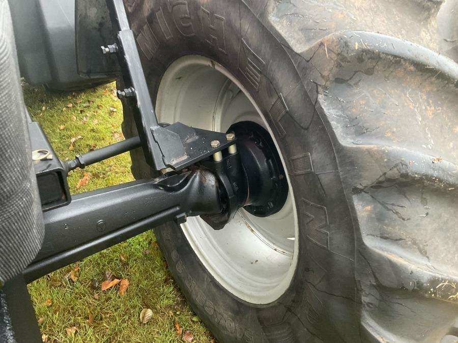 2002 Case IH Maxxum MX135 Tractor - Image 14