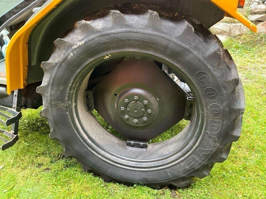 1999 Massey Ferguson 4225 Tractor with folding plough - Image 14