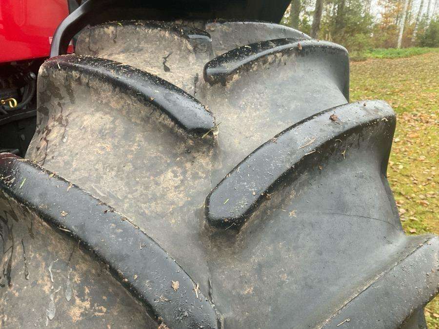 2002 Case IH Maxxum MX135 Tractor - Image 17