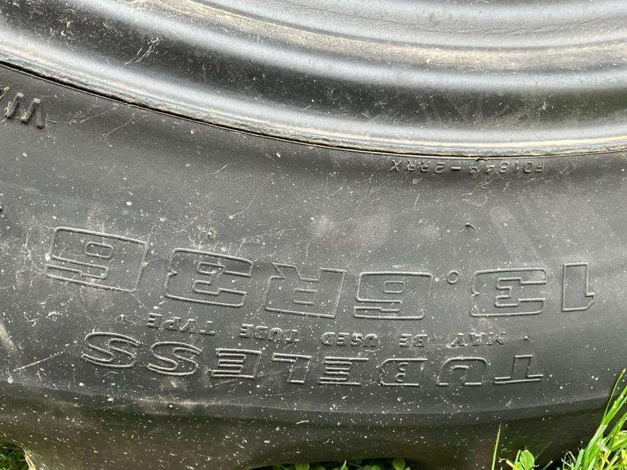 1999 Massey Ferguson 4225 Tractor with folding plough - Image 17