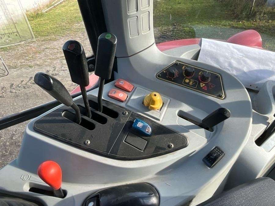 2006 Massey Ferguson 5465 Tractor with loader - Image 18