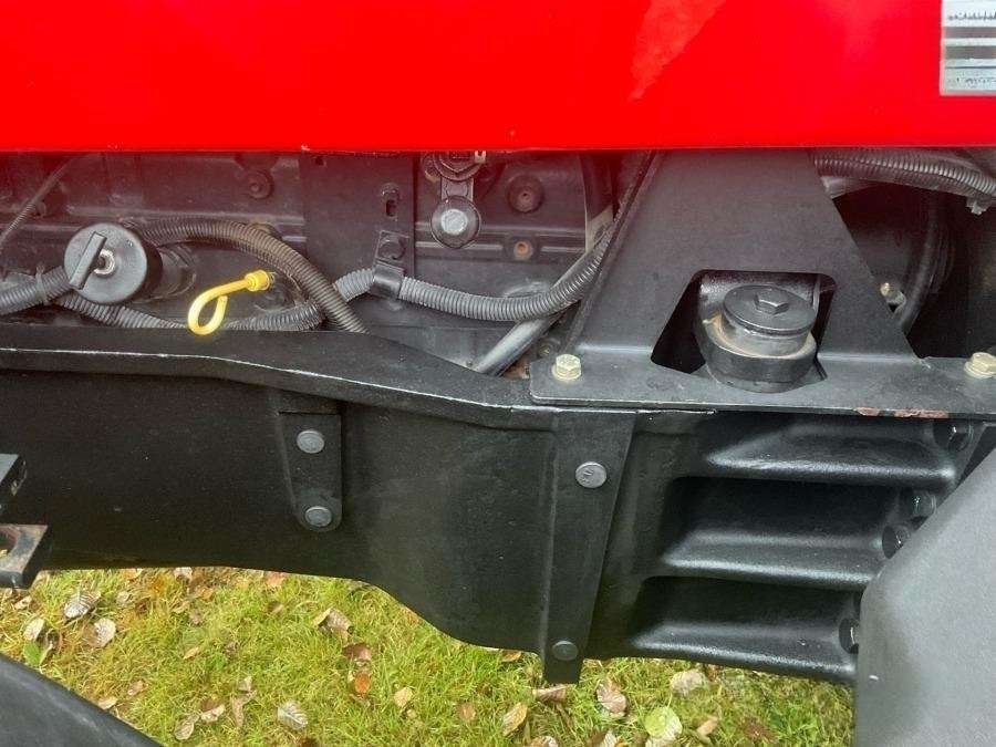 2002 Case IH Maxxum MX135 Tractor - Image 20