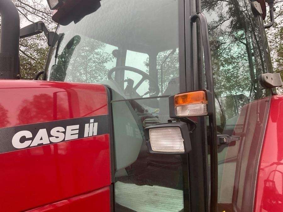 2002 Case IH Maxxum MX135 Tractor - Image 21