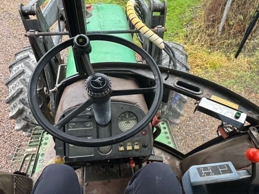 1997 John Deere 2140 tractor with loader - Image 23