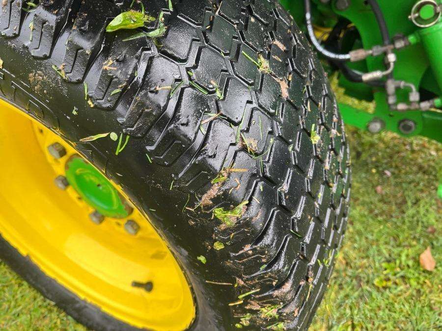 2016 John Deere 4066R tractor with loader and attachments - Image 23