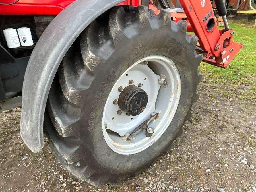 2006 Massey Ferguson 5465 Tractor with loader - Image 25