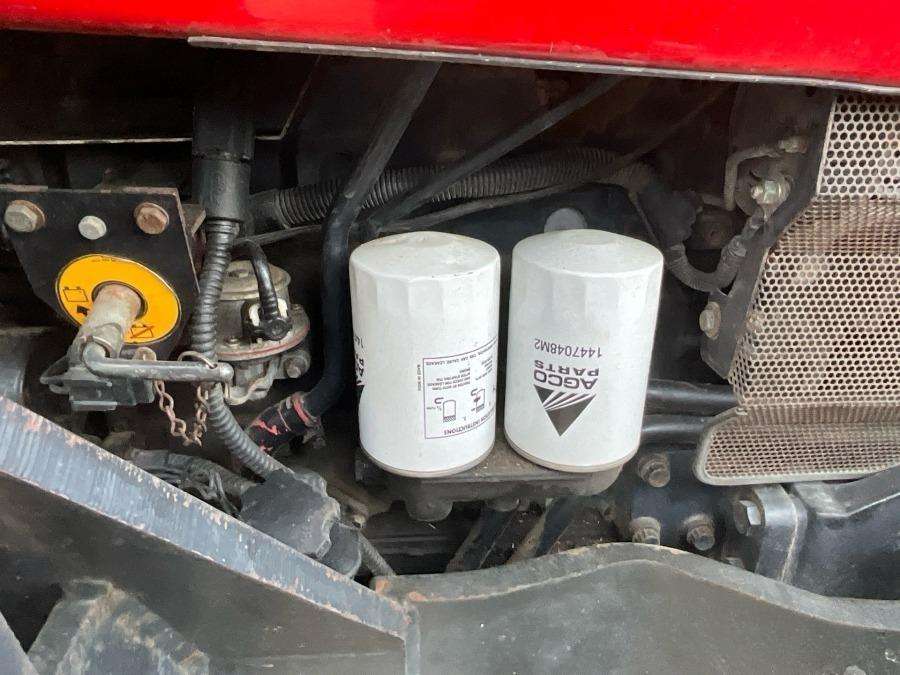 2006 Massey Ferguson 5465 Tractor with loader - Image 26