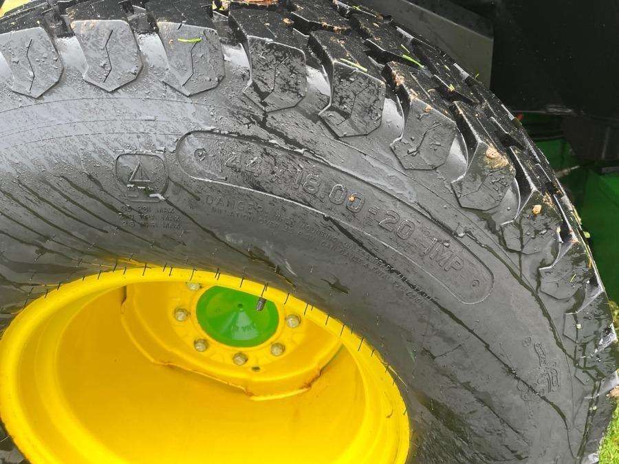 2016 John Deere 4066R tractor with loader and attachments - Image 26