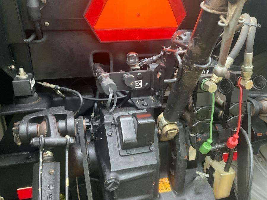 2002 Case IH Maxxum MX135 Tractor - Image 30