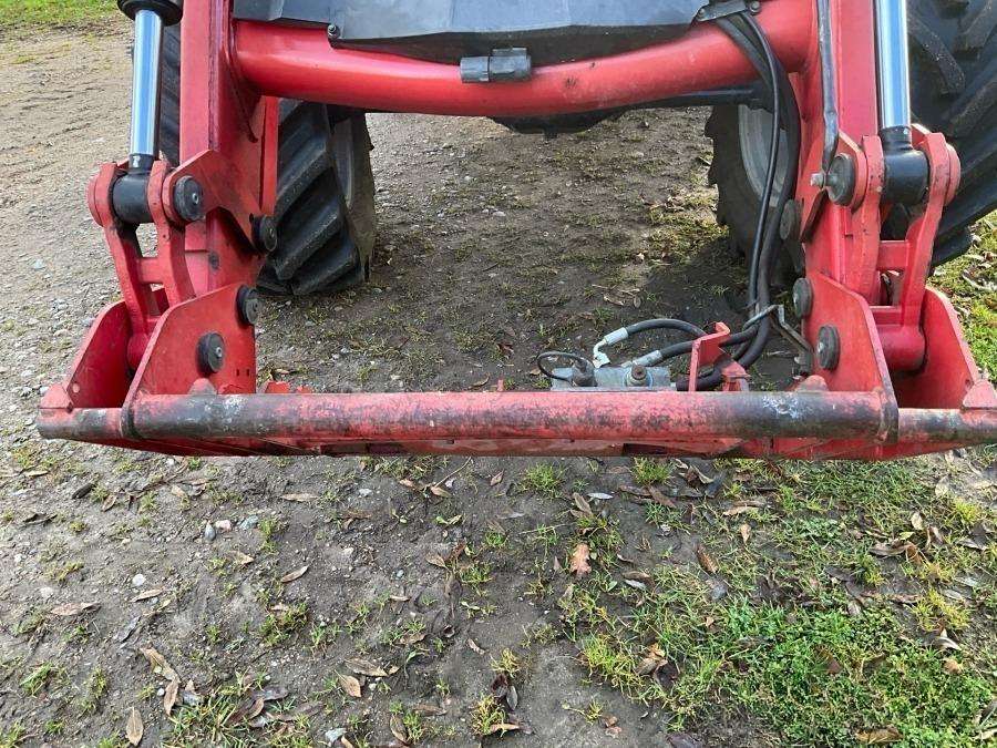 2006 Massey Ferguson 5465 Tractor with loader - Image 30