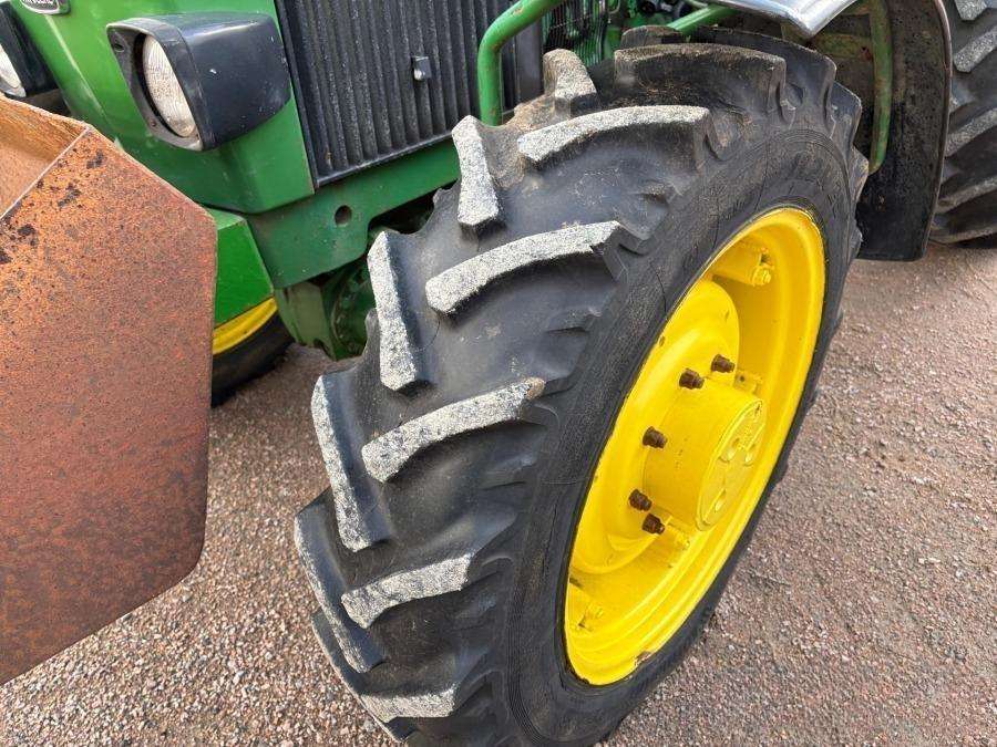 1987 John Deere 2450 Traktor - Image 31
