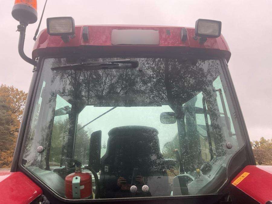 2002 Case IH Maxxum MX135 Tractor - Image 33