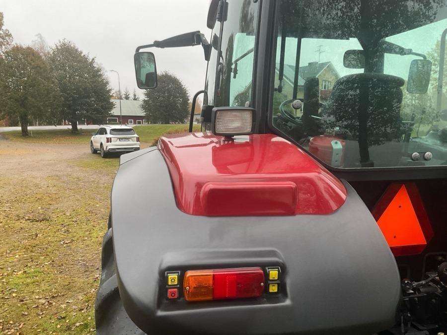 2002 Case IH Maxxum MX135 Tractor - Image 34