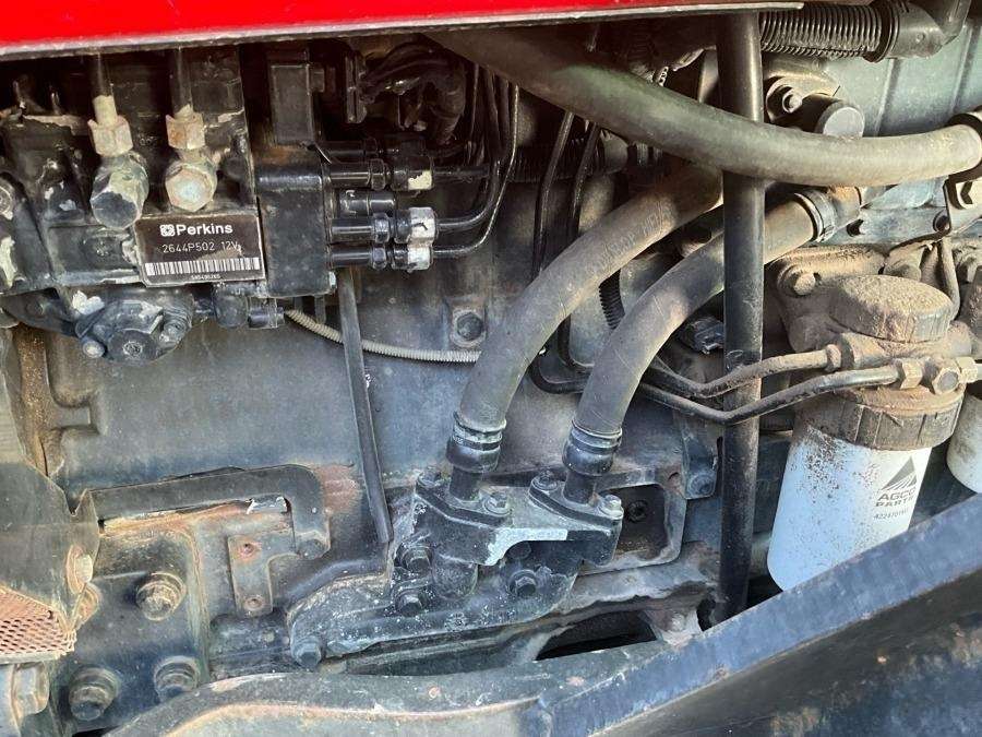 2006 Massey Ferguson 5465 Tractor with loader - Image 34