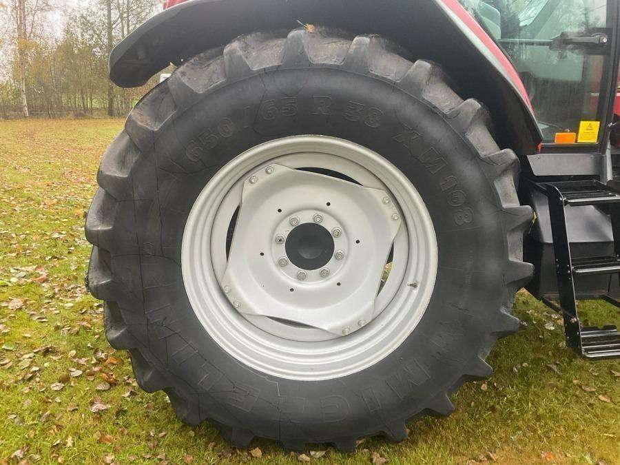 2002 Case IH Maxxum MX135 Tractor - Image 36