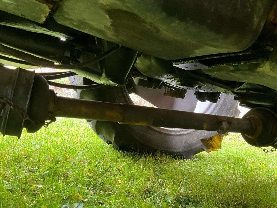 1999 Massey Ferguson 4225 Tractor with folding plough - Image 37