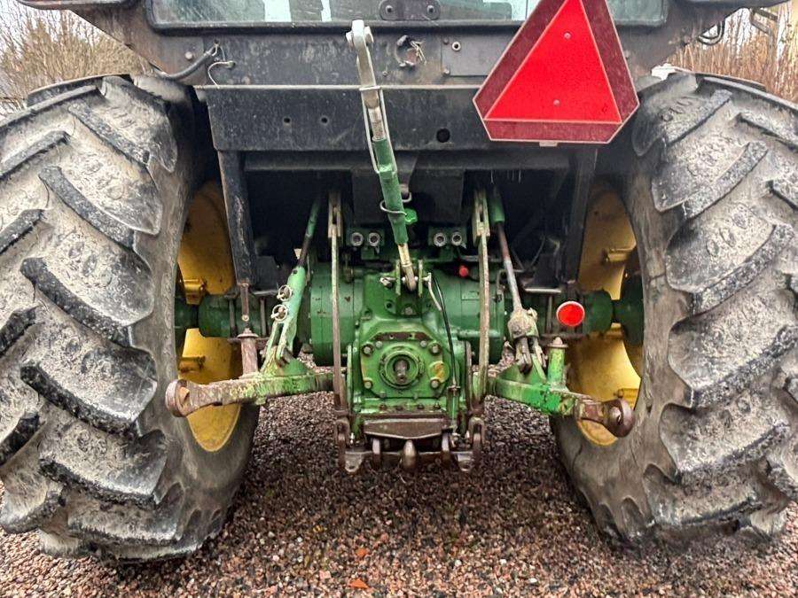 1997 John Deere 2140 tractor with loader - Image 38