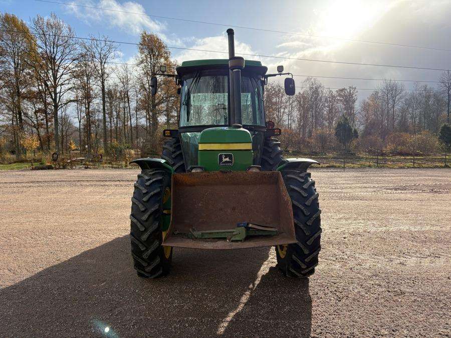 1987 John Deere 2450 Traktor - Image 5