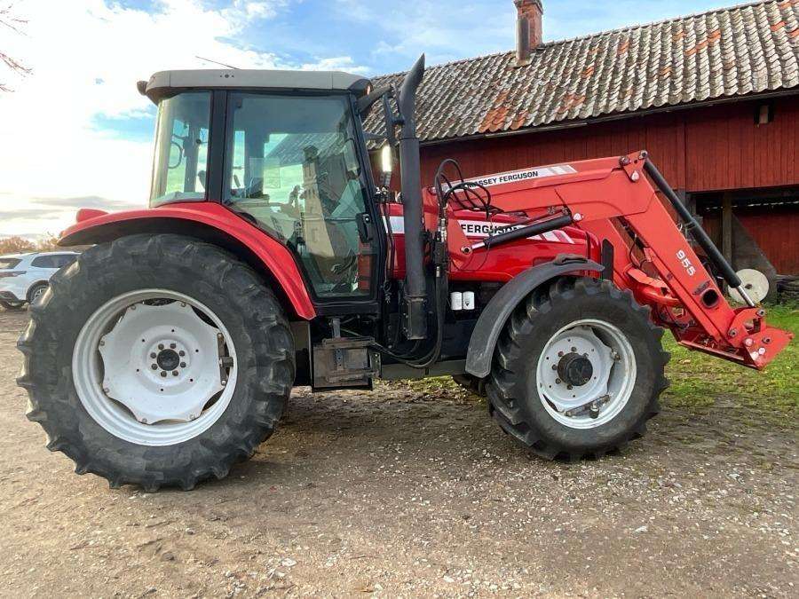 2006 Massey Ferguson 5465 Tractor with loader - Image 5