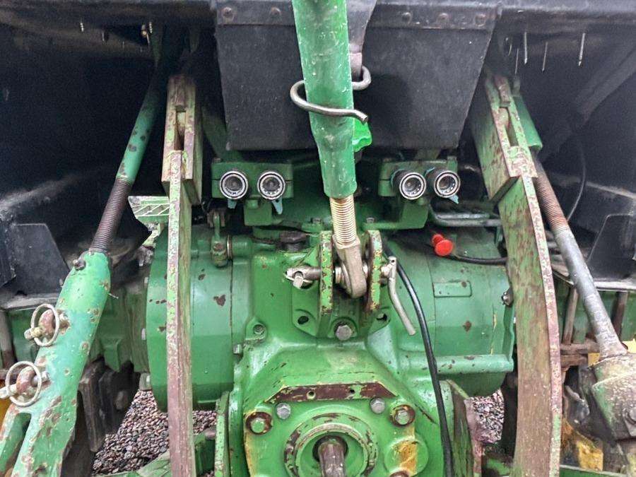 1997 John Deere 2140 tractor with loader - Image 41