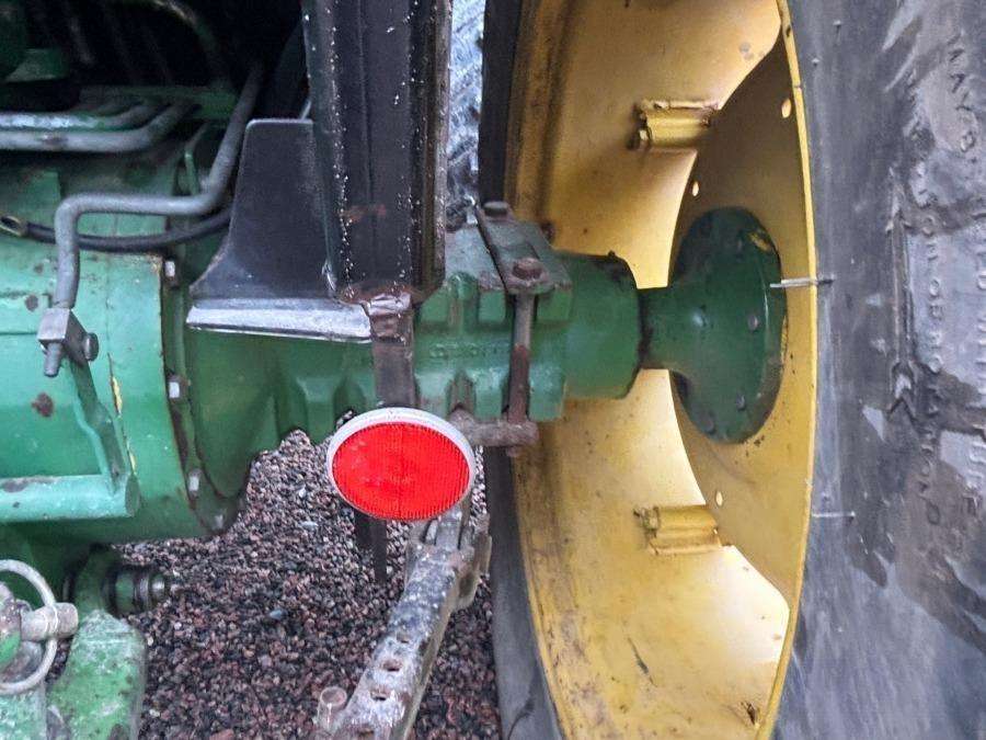 1997 John Deere 2140 tractor with loader - Image 42