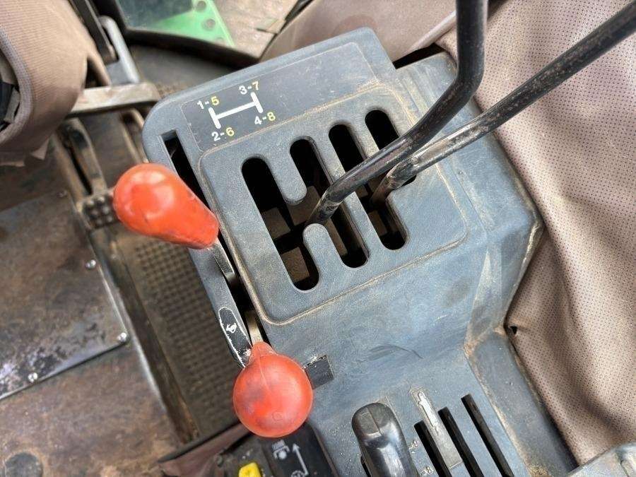 1987 John Deere 2450 Traktor - Image 44