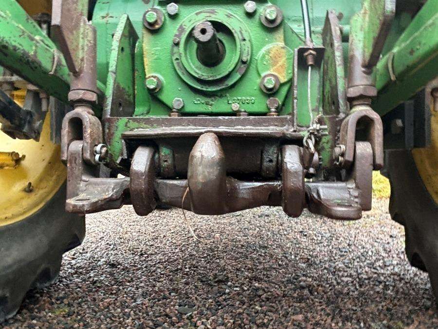 1997 John Deere 2140 tractor with loader - Image 45